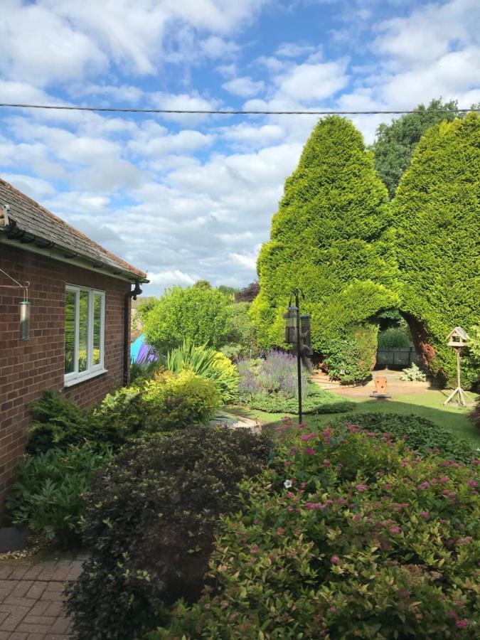 Entire Guest House, In Pewsey Vale, Wiltshire Manningford Abbots Eksteriør bilde